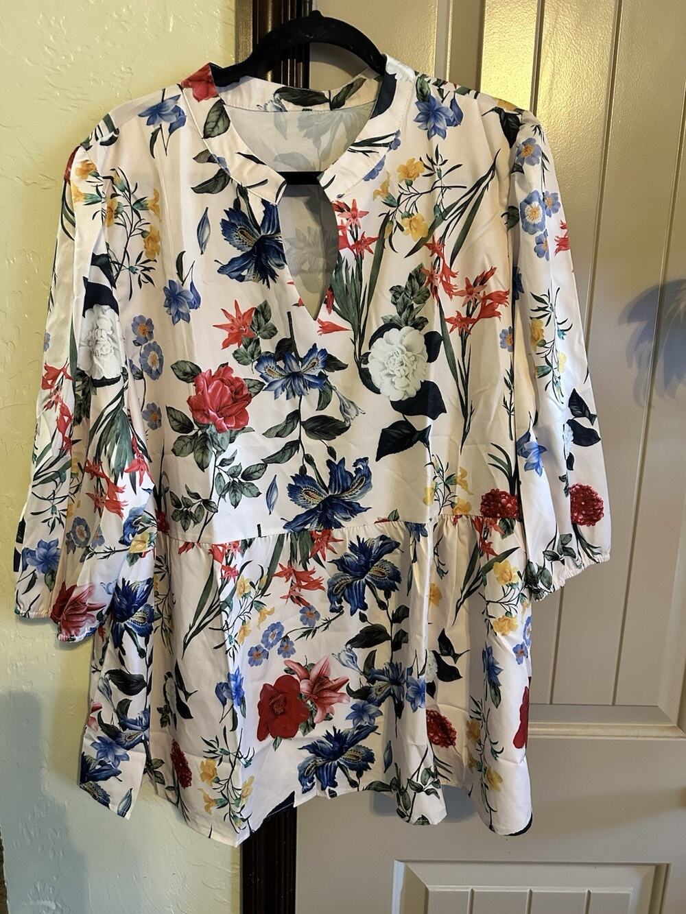 New Temu Women's Plus Size 4X (22W) Floral Blouse